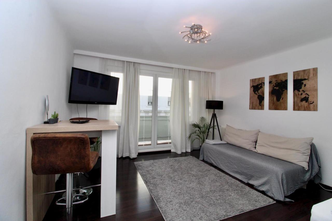 Balcony Apartment - Next To Opera Wenen Buitenkant foto